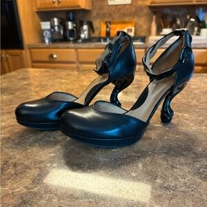 John Fluevog Queen Transcendent Nefertiti